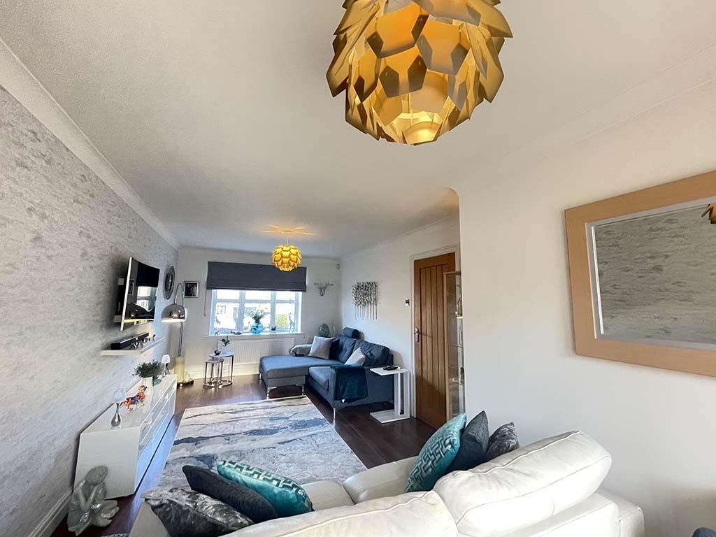 5 bedroom detached house For Sale in Steeton - Lounge
